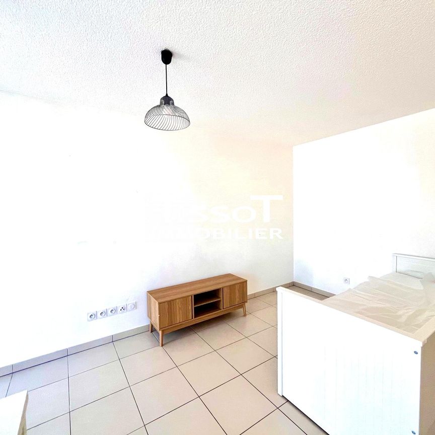 Location Appartement 1 pièce 34m² NIMES 30000 - Photo 1