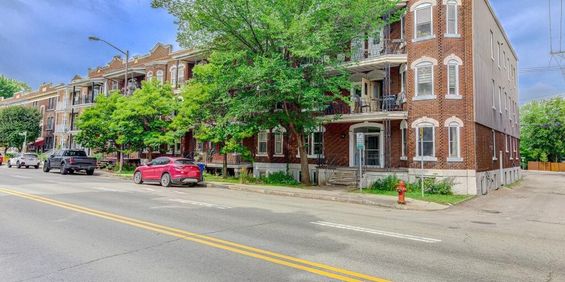 MAGNIFIQUE CONDO 3 1/2 A MONTCALM - Photo 3