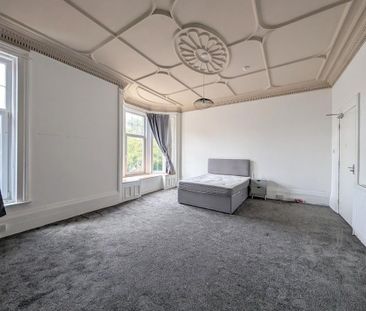 8 bedroom terraced house to rent - Photo 3