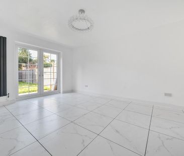 3 bedroom terraced house to rent - Photo 3