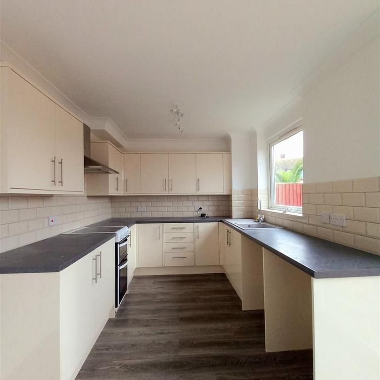 3 bedroom terraced house to rent - Photo 1
