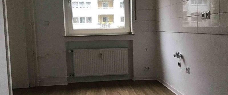 Familienwohnung im Erdgeschoss mit schönem Balkon! - Photo 1