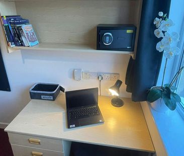 House share to rent on - Photo 6