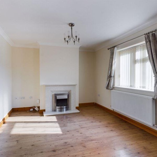 3 bedroom semi-detached house to rent - Photo 1