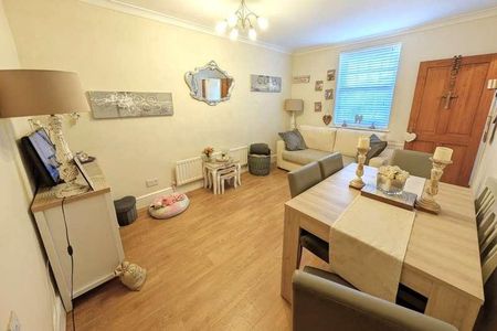 Knaphill, Surrey, GU21 - Photo 2