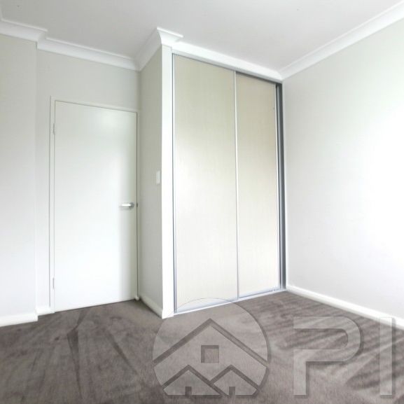 Spacious 3-Bedroom Apartment for Rent – Prime Location in Westmead - Photo 1