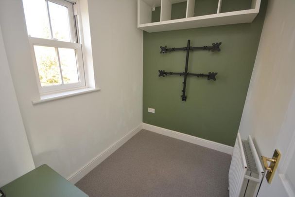 4 bedroom link detached house to rent - Photo 1