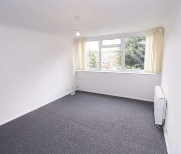 Long Green, Chigwell, IG7 - Photo 5