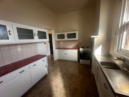 To register & apply for this property, please use this link: https://snug. com/ - Photo 5