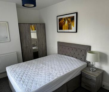 1 bedroom in a house share to rent - Photo 4