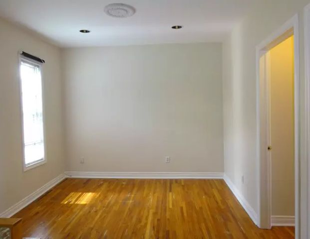 2 Bdrms + Living Rm + Deck (College / Bathurst) available Dec 1/2024 | 210 Lippincott Street, Toronto - Photo 1