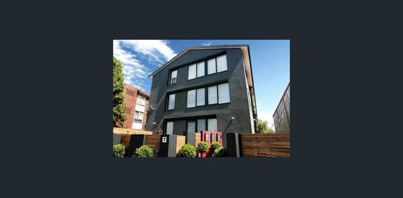 MODERN APARTMENT IN QUIET TREE LINED STREET - Photo 2