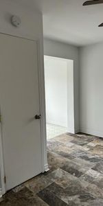 Logement 5 et demi + stationnement à louer - Photo 4