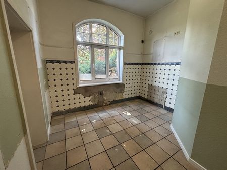 Stilvolle Altbauwohnung in attraktiver Stadtlage mit Wintergarten und zwei Balkonen - Photo 5