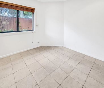 Beautifully Presented 3 Bedroom Villa - Photo 3