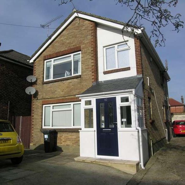 Bedroom Detached House In Winton, BH9 - Photo 1