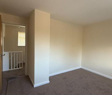 2 bedroom semi-detached house to rent - Photo 6