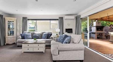 Family Home - Greenmeadows - Photo 4