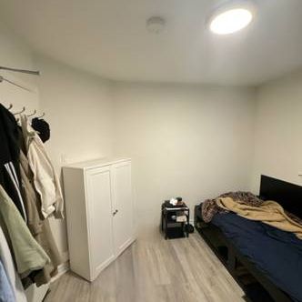 496 MONTROSE AVE. UNIT 26 - Studio/1Bath, Steps from TTC, *UTLS FREE* - Photo 4