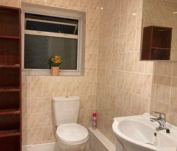 Room in a Shared House, Victoria Way, SE7 - Photo 1