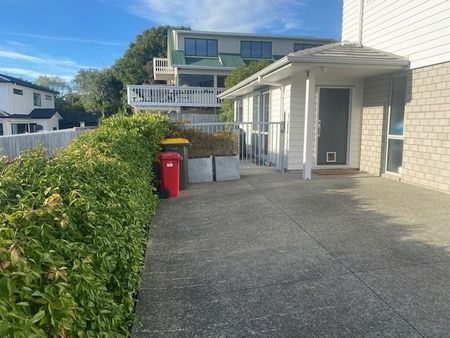 Short drive to Silverdale & Orewa! - Photo 5