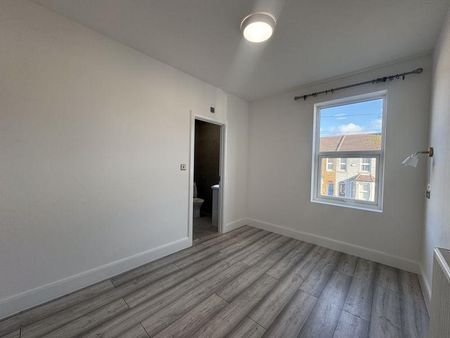 5 bedroom terraced house to rent - Photo 3
