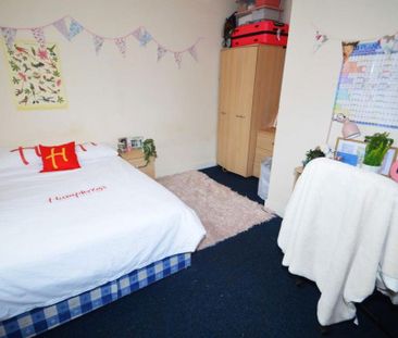 6 bedroom house to rent - Photo 2