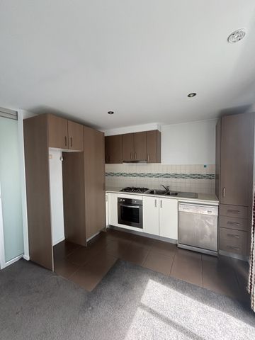 2-Bedroom Apartment in Boutique LUXE Complex - Photo 3