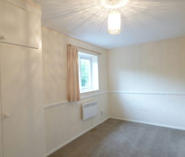 Flat to rent on - Photo 2