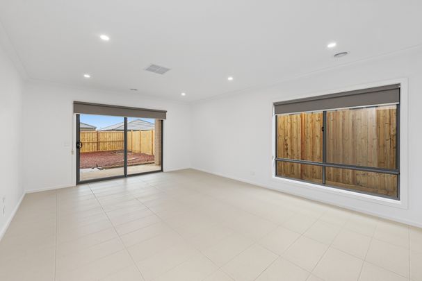 Stunning 4-Bedroom Family Home in Winter Valley - Photo 1