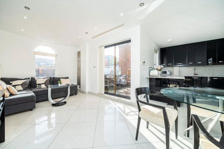 2 bedroom flat to rent - Photo 2