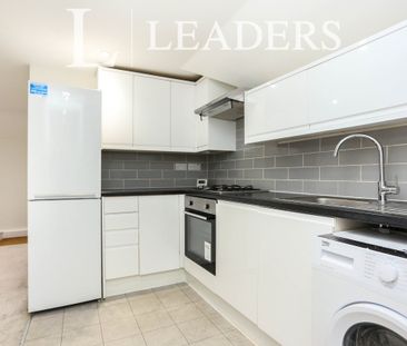 2 bedroom apartment to rent Theodore Road, Hither Green, SE13 - Photo 6