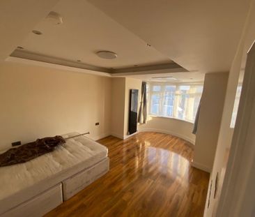 4 bedroom house to rent - Photo 3