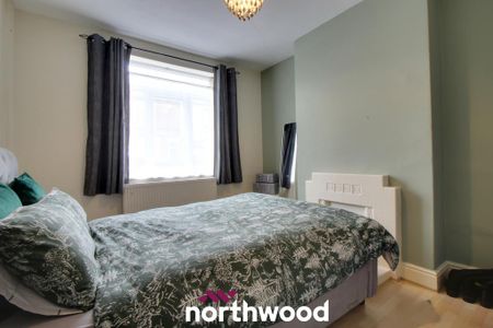 3 bedroom terraced house to rent - Photo 4