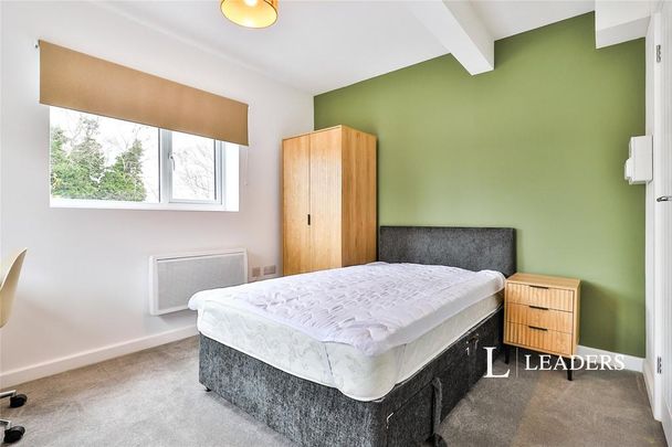 1 bedroom in a house share to rent - Photo 1