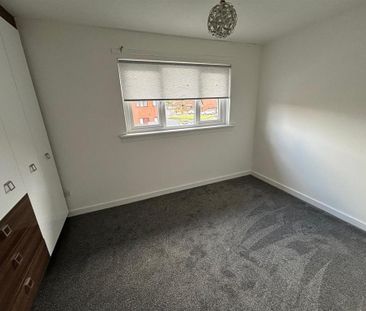 2 bedroom end of terrace house to rent - Photo 3