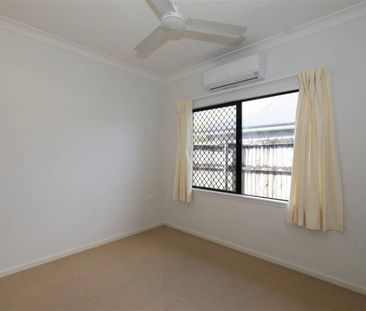 Beautiful Home for the Smaller Family - Large Patio - Side Access - Photo 5