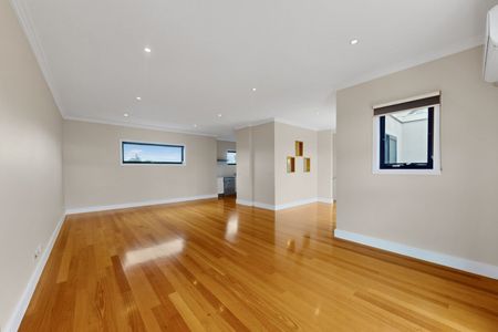 2C Cash Street, Coburg VIC 3058 - Photo 2