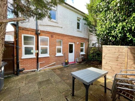 Hawthorn Road, Bournemouth, Dorset, BH9 - Photo 4