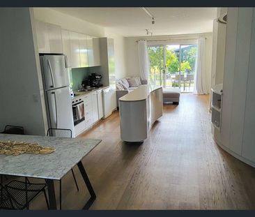 Spacious Ground-Floor Living with Private Courtyard & Sporting Fiel... - Photo 5
