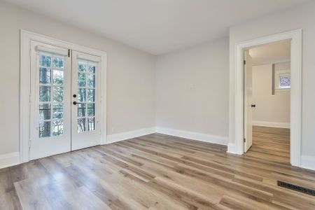 For Lease - 62 Inglewood Drive Unit# Main, Toronto, Ontario - Photo 3