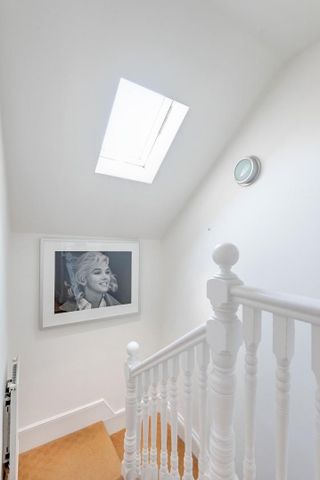 Agincourt Road, Belsize Park, London - Photo 3