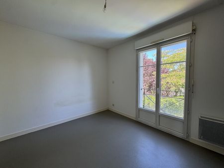 Location Appartement 2 pièces 44m² ST JEAN DE LA RUELLE 45140 - Photo 5
