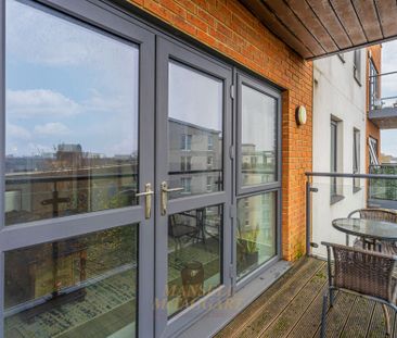 West Green Drive, Crawley, RH11 - Photo 4