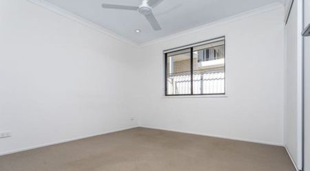 Modern Coastal Living - Spacious 3-Bedroom Home in the Heart of Scarborough - Photo 2