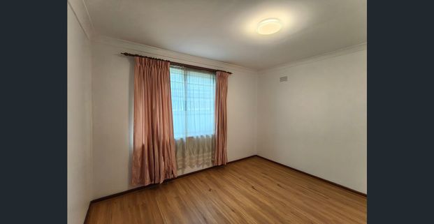 Beautiful house in quiet street - Photo 1