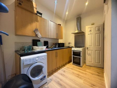 1 bedroom house of multiple occupation to rent - Photo 2