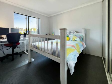 2-Bedroom Unit in Prime Location – Steps from Kingswood Hospital - Photo 4