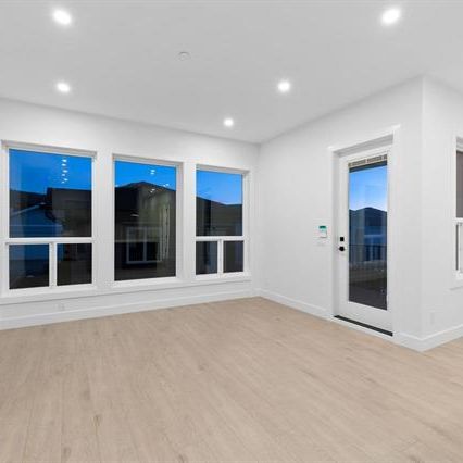 Lovely Upper in Auguston with Spice Kitchen - Photo 1