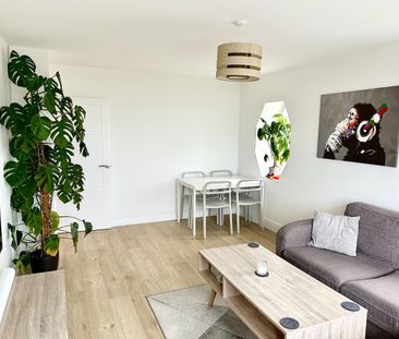 3 Bed Flat, Langdale Court, BN3 - Photo 2